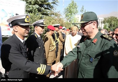 مراسم استقبال رسمی از وزیر دفاع عمان
