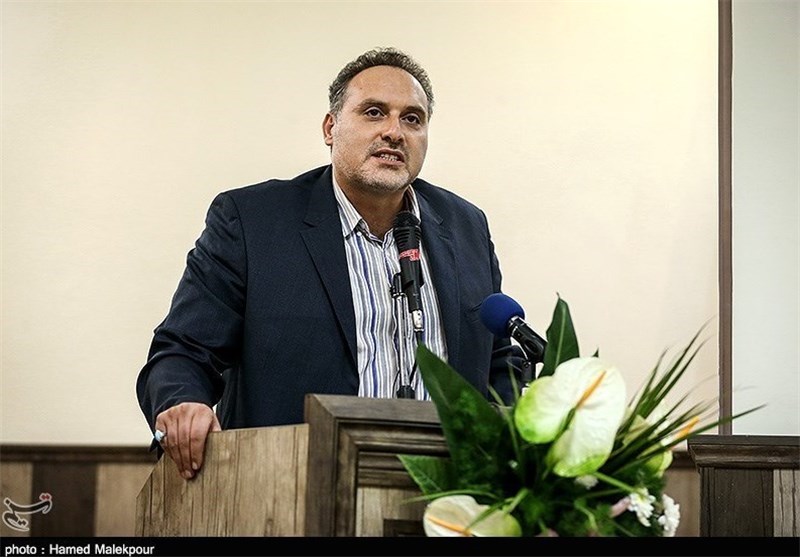 واکنش افشین علا به توقیف نفتکش ایرانی:«ای روبه! اجتناب ز شیران کن»
