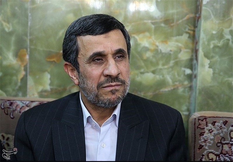 احمدی‌نژاد درگذشت پدر شهیدان پورصالح را تسلیت گفت