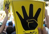 تظاهرات زنان طرفدار اخوان المسلمین در برابر آکادمی پلیس قاهره