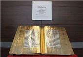 آتش زدن قرآن توسط کشیش آمریکایی من را وادار به ساخت بزرگ‌ترین قرآن نقره‌ای جهان کرد