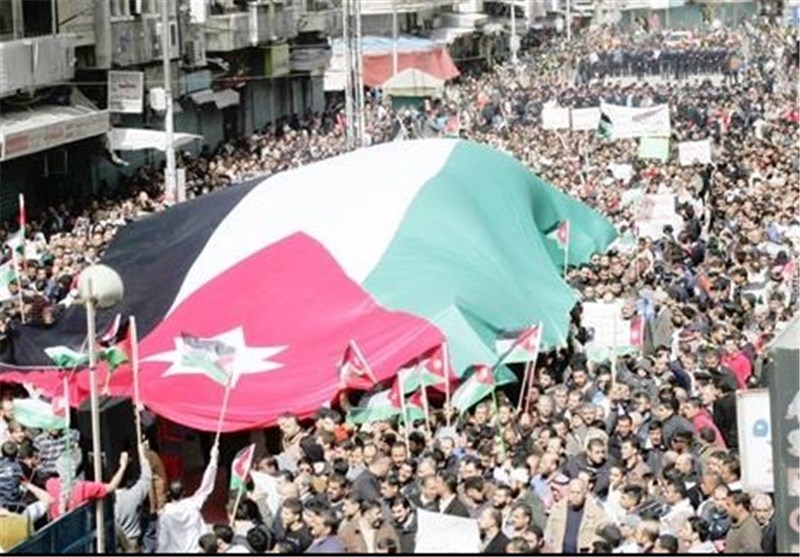 ده‌ها اردنی در امان تظاهرات ضد دولتی برگزار کردند