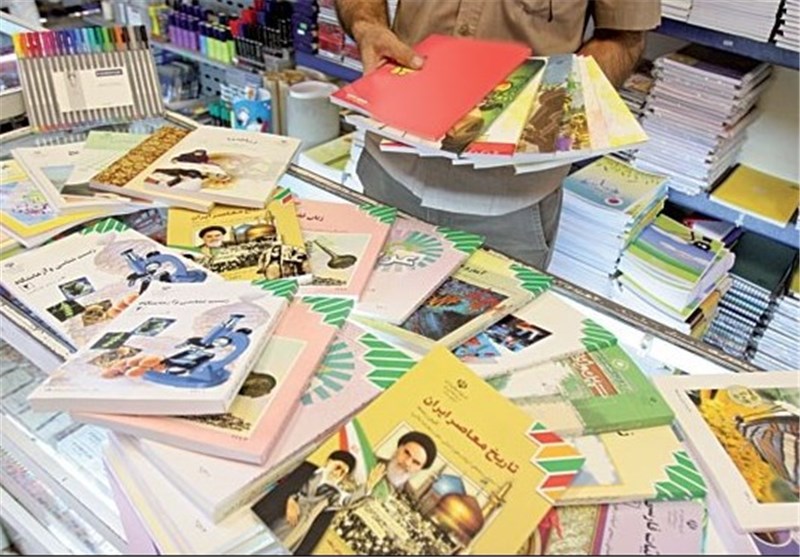 توزیع کتب درسی در 110 کتاب‌فروشی استان قم ادامه دارد
