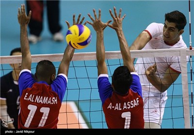 دیدار تیم های والیبال ایران و کویت از سری مسابقات آسیایی کشورهای اسلامی در اندونزی