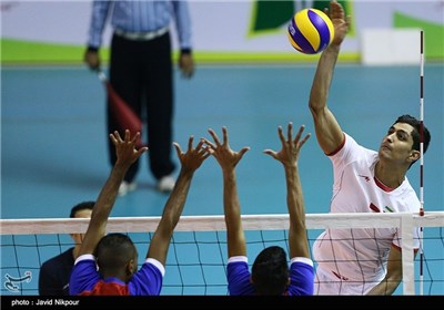 دیدار تیم های والیبال ایران و کویت از سری مسابقات آسیایی کشورهای اسلامی در اندونزی