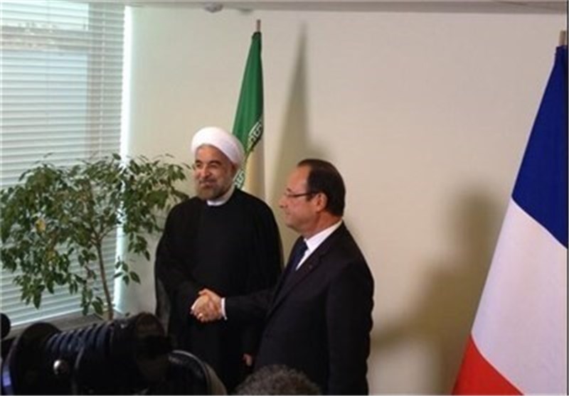 Iranian, French Presidents Meet behind Closed Doors