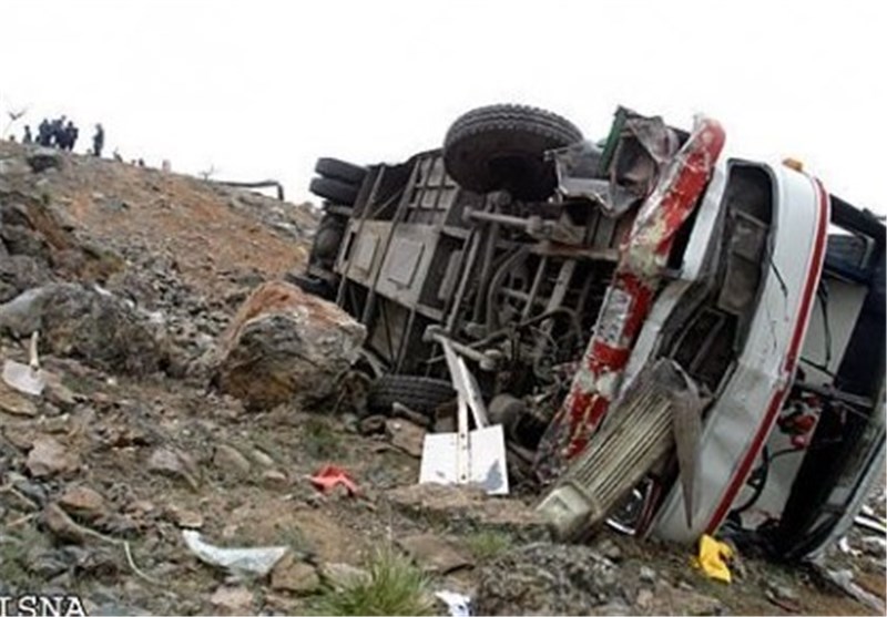 کشته‌های حادثه واژگونی اتوبوس در محور کرج- چالوس به 16 نفر رسید