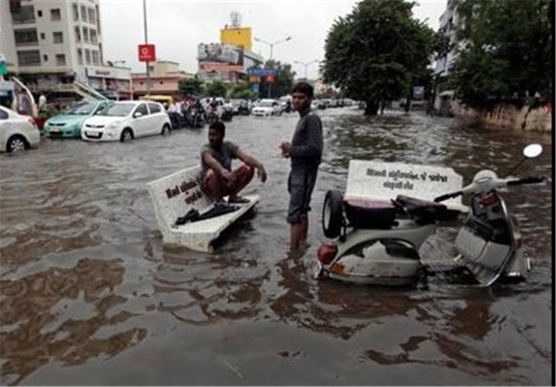 Flooding in Indian Holy City Halts Cremations