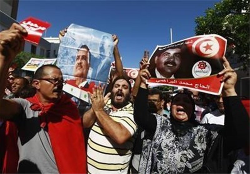 Tunisian Gov&apos;t Agrees to Resign