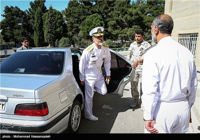 امیر سیاری در مراسم رونمایی از تصاویر شهدای نیروی دریایی ارتش