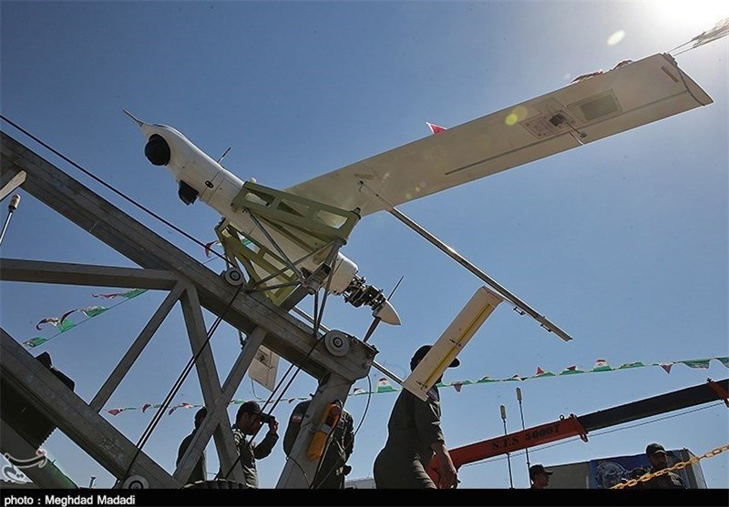 إیران الاسلامیة تزیح الستار عن أحدث طائراتها بدون طیار من طراز «یسیر» + صور