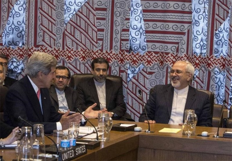 Zarif Briefs Iranian Lawmakers on Talks with US Officials