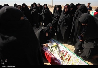 Bodies of Martyrs of Iraqi Imposed War on Iran Return Home