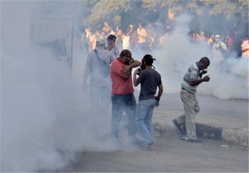 Clashes Erupt between Egyptian Riot Police, Protesters