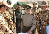 سرلشکر صالحی از تکاوران منطقه سوم نیروی دریایی ارتش بازدید کرد