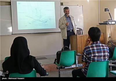 کامران دانشجو پس از وزارت در دولت دهم در دانشگاه علم و صنعت مشغول تدریس می باشد