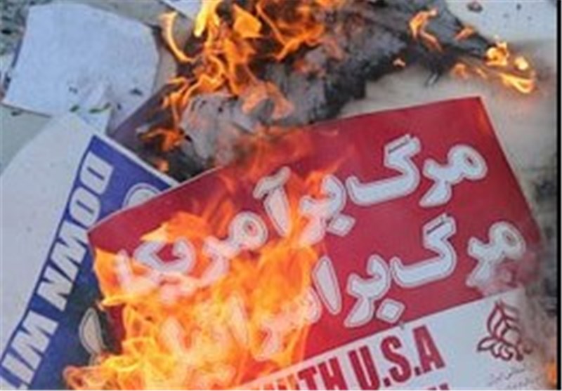 جهانی شدن شعار مرگ بر آمریکا/ استکبار رفتار دوگانه دارد