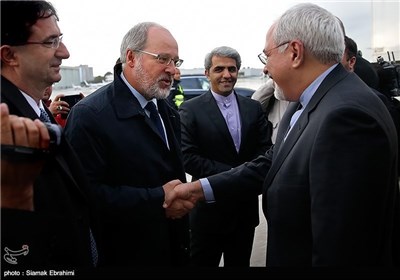 Iranian Negotiators Arrive in Geneva for Talks with G5+1