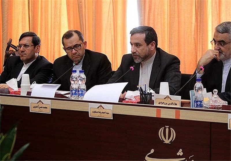 Iranian Negotiator Briefs Parliament on Implementation of Geneva Deal