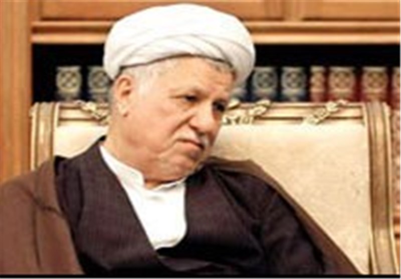 رفسنجانی در گلزار شهدای کرمان به مقام شامخ شهدا ادای احترام کرد