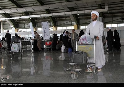 ورود کاروان حجاج به مشهد