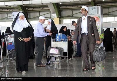 ورود کاروان حجاج به مشهد