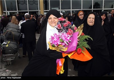 ورود کاروان حجاج به مشهد