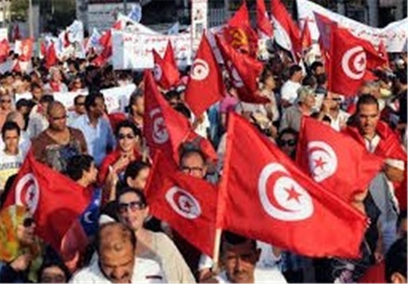 Tunisia Ruling Islamist Party&apos;s Office in Kef Torched