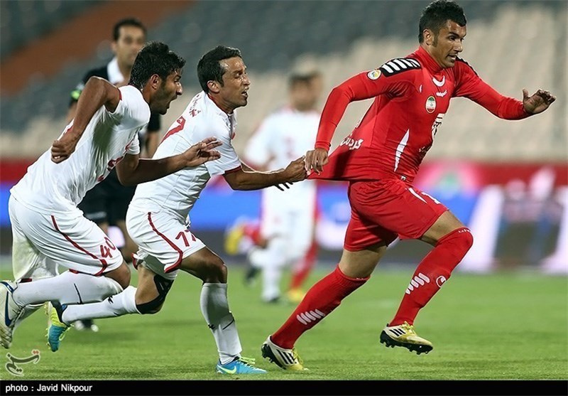 شاکری: اگر می‌خواستم به فکر رفتن باشم به پرسپولیس نمی‌آمدم/ از بچگی خوب شوت می‌زدم!