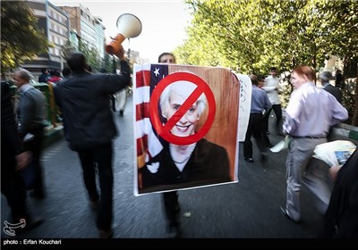 راهپیمایی نمازگزاران تهرانی در اعتراض به اظهارات توهین آمیز وندی شرمن معاون وزیر خارجه آمریکا