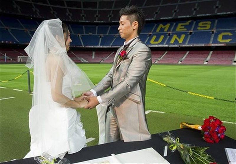 ازدواج زوج ژاپنی در نیوکمپ در آستانه ال‌کلاسیکو