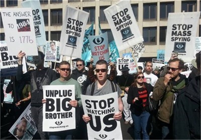 تظاهرات واشنگتن در اعتراض به شنود مکالمات توسط سازمان امنیت ملی آمریکا + فیلم