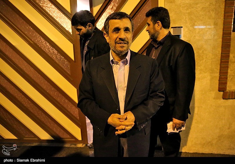 اردبیل| استاندار ‌اردبیل در دولت نهم: احمدی‌نژاد دشمنان نظام را شاد کرد/مردم ‌وی را از کشتی انقلاب پیاده می‌کنند