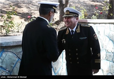  Iranian, Kazakh Navy Commanders Meet in Tehran