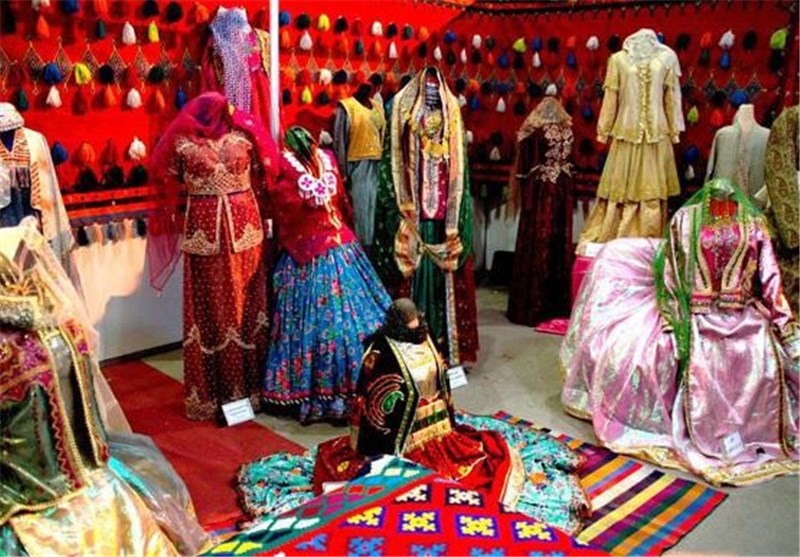 نمایشگاه لباس و پوشاک سنتی در بیرجند برپا شد