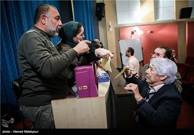 داوود رشیدی، ژاله صامتی و خسرو احمدی در مجمع عمومی انجمن بازیگران خانه سینما