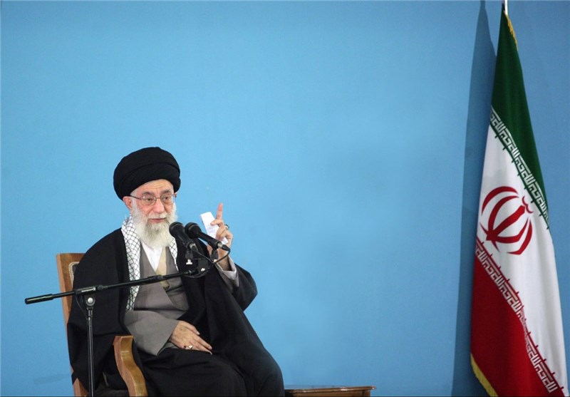 آسوشیتدپرس: هشدار رهبر ایران نسبت به تضعیف تیم مذاکره کننده هسته‌ای