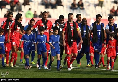 دیدار تیمهای پرسپولیس و استقلال خوزستان