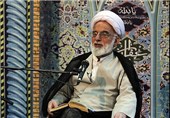 امام خمینی(ره) در مسیر رسیدن به قرب الهی وارسته‌ای جامع و کامل بود