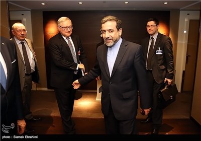 Iranian, Russian Negotiators Confer on Geneva Talks