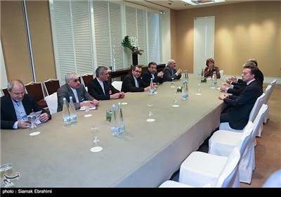 Senior Officials from Iran, Group 5+1 Continue Talks in Geneva for 3rd Day