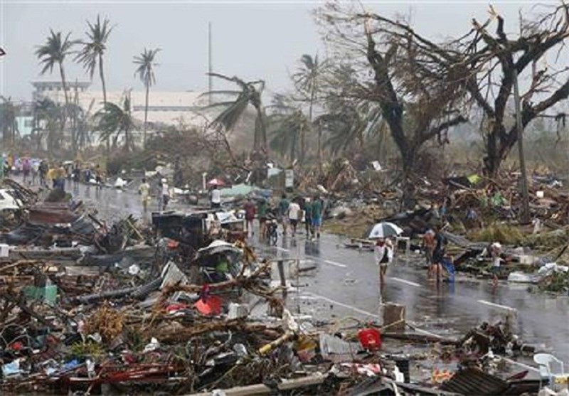 Thousands Flee in Philippines as Typhoon Strengthens