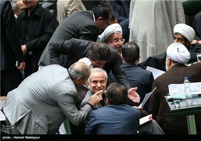 نصرالله سجادی وزیر پیشنهادی ورزش و جوانان در جمع نمایندگان مجلس