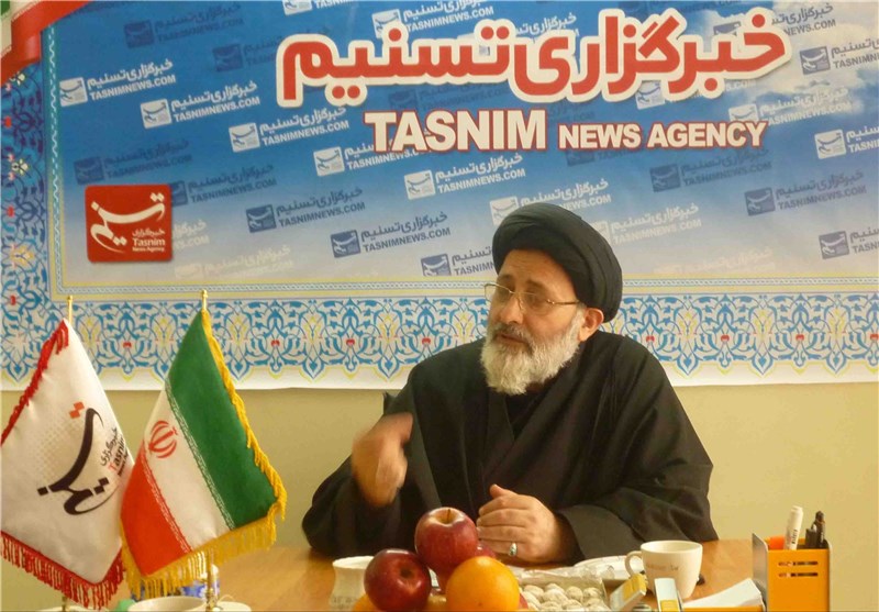 رئیس حوزه علمیه امام(ره) از سرپرستی خبرگزاری تسنیم استان مرکزی بازدید کرد