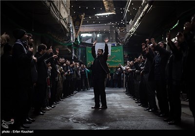 Shiite Muslims in Iranian Capital Hold Tasua Ritual