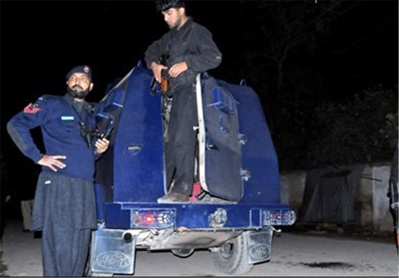 Gunmen Kill 2 Pakistan Policemen Protecting Polio Workers