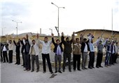 Students to Form Human Chain to Show Support for Iran’s N. Program