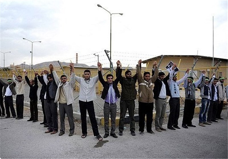 Iran’s Fordo N. Plant Surrounded by Human Chain