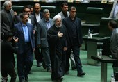 فردا؛ پخش زنده تقدیم لایحه بودجه 93 به مجلس/ قرائت گزارش عملکرد یک ساله برنامه پنجم توسط روحانی
