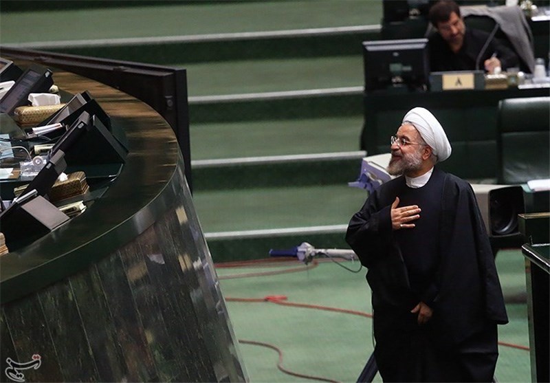 روحانی جلسه علنی مجلس را ترک کرد